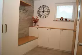 Schreinerei Ilin - Garderobe in Eiche, weiß, grau (2)